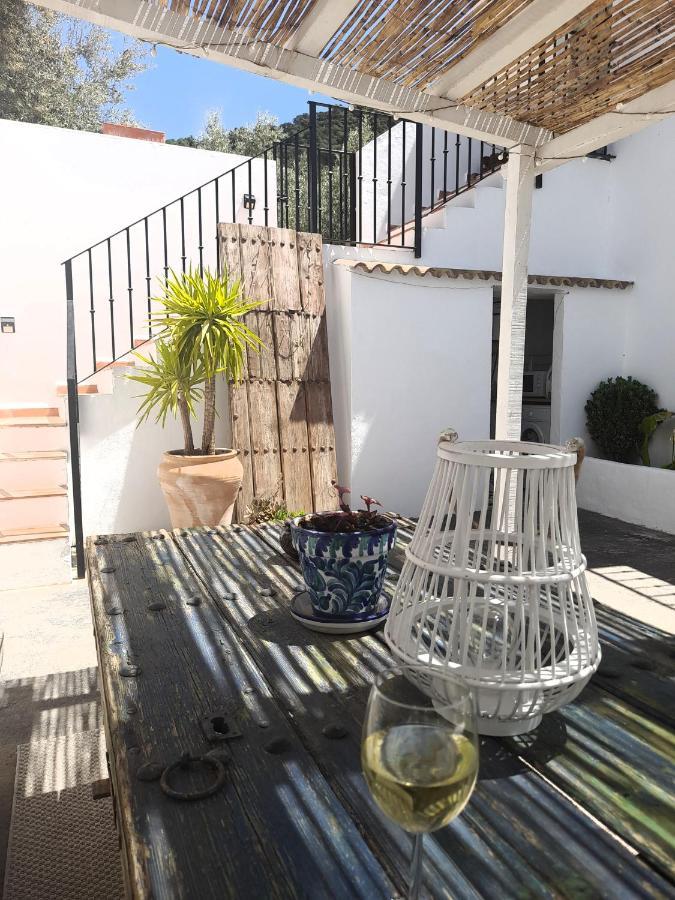 La Pluma Hotel Iznájar Exterior photo