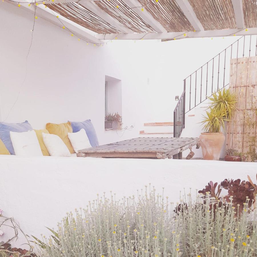 La Pluma Hotel Iznájar Exterior photo